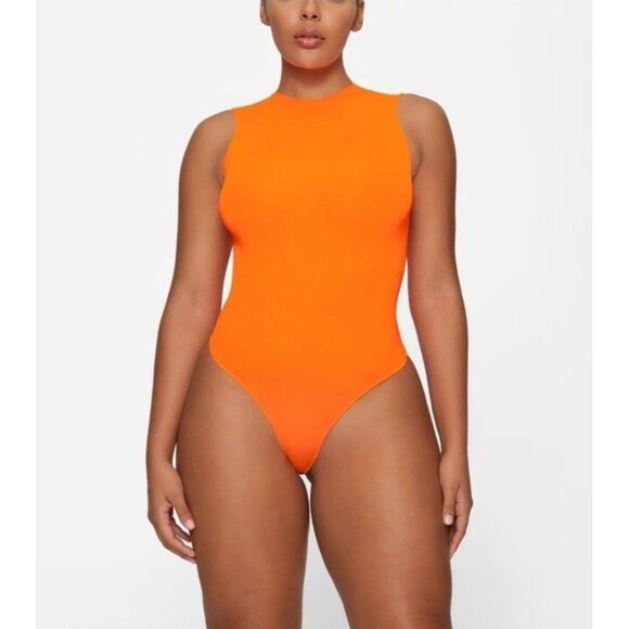 Skims Essential Crew Neck Sleeveless Bodysuit Orange Highlighter L/XL - Picture 1 of 11